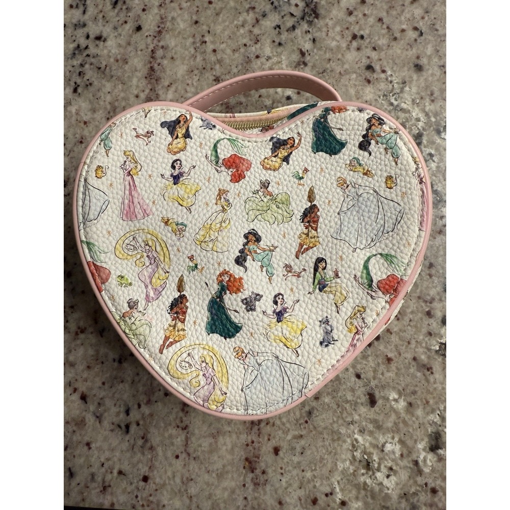 Disney Princess Heart Shaped Handag - White & Pink with a lot of Princesses